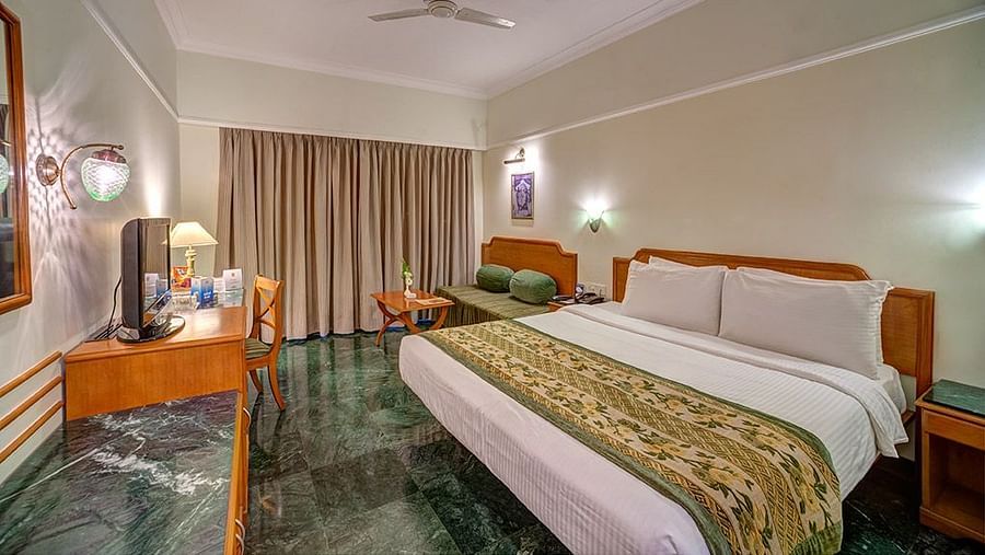 Renest Shirdi | Sparrow -room